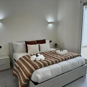  Appartamento Moderno E Confortevole Appartamento, Wi-fi E Parcheggio Gratuito Italia